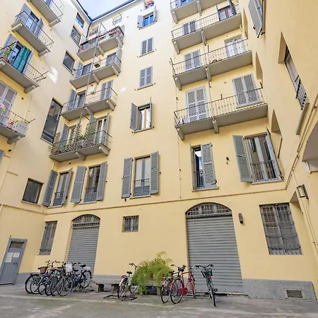 Vintage Gem - 8 Min Duomo Apartment Milan