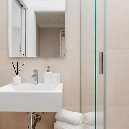 Lux Navigli Center * ميلان