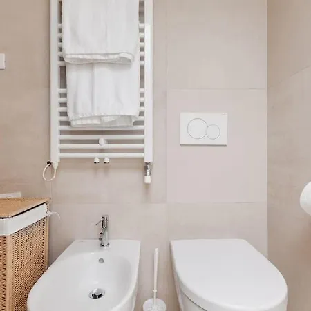 Lux Navigli Center Apartmán *