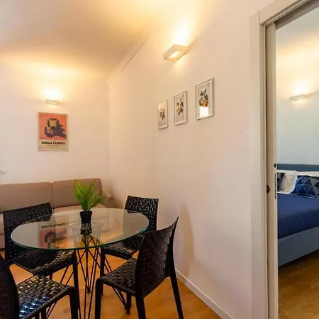 Lux Navigli Center ميلان