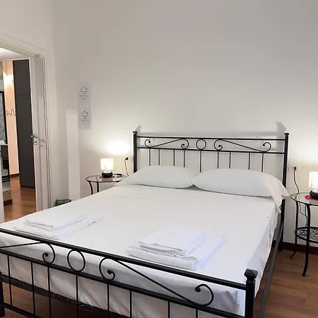 10' Linate Airport, Perfect For Visiting Milão