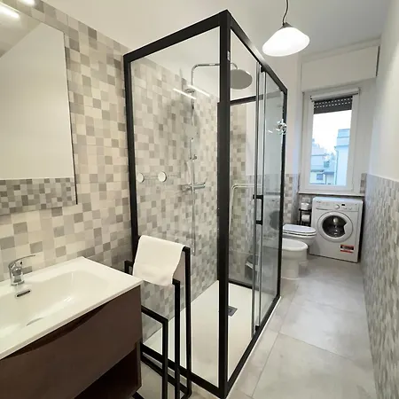 10' Linate Airport, Perfect For Visiting Apartment *