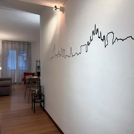 10' Linate Airport, Perfect For Visiting Apartment