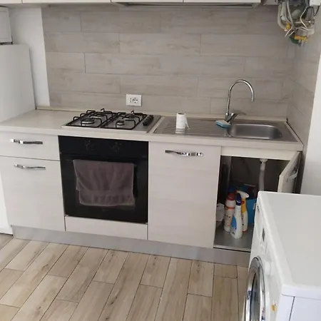3 Station Free Parking * Milan