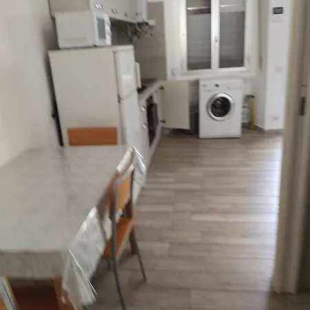 3 Station Free Parking *