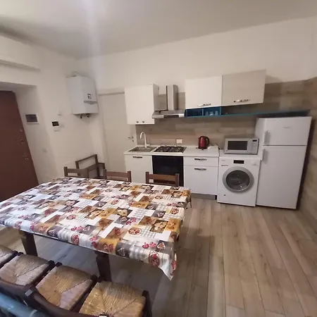 3 Station Free Parking Apartment