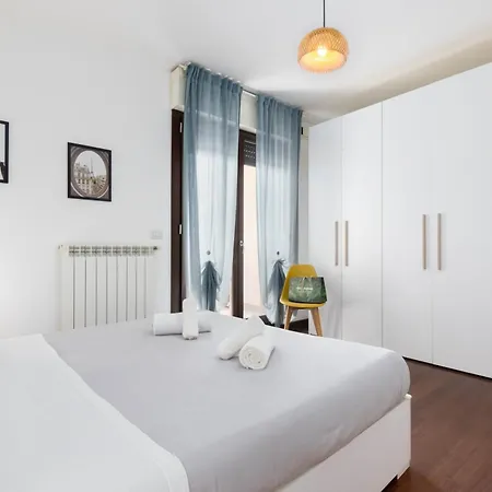 Terrace Con Parcheggio Incluso Apartament