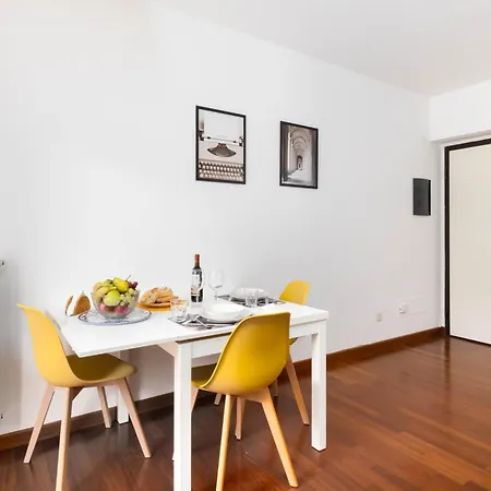 Terrace Con Parcheggio Incluso شقة *