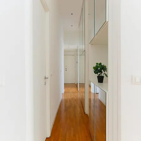 The Rent - Spacious Two-bedroom In Crocetta Apartment