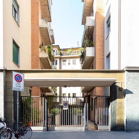 The Rent - Spacious Two-bedroom In Crocetta Apartment Milan