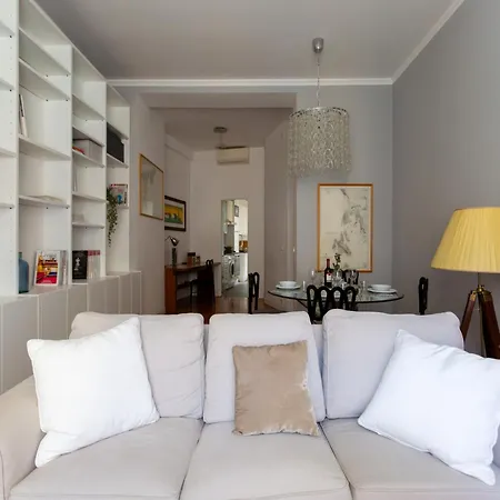 Apartment The Rent - Spacious Two-bedroom In Crocetta Milan