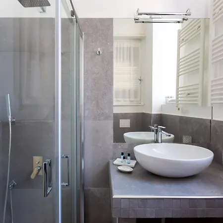 The Rent - Spacious Two-bedroom In Crocetta
