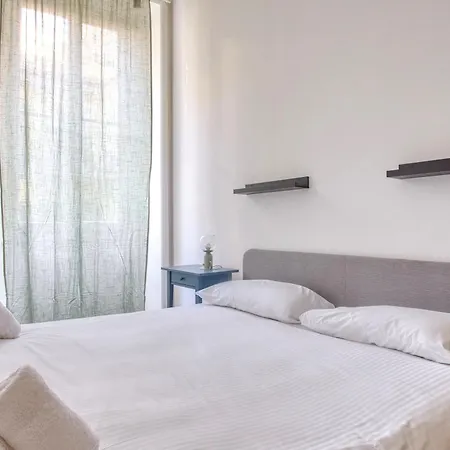 Апартаменты Chic Joivy Flats In The Centre Милан