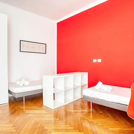 Апартаменты Chic Joivy Flats In The Centre Милан