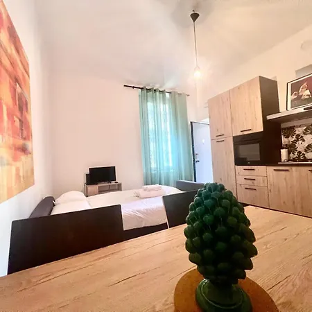 Apartment Kibilu - Via Valtellina - Quartiere Isola - Stazione Garibaldi - Monumentale - Vicinanze Brera *