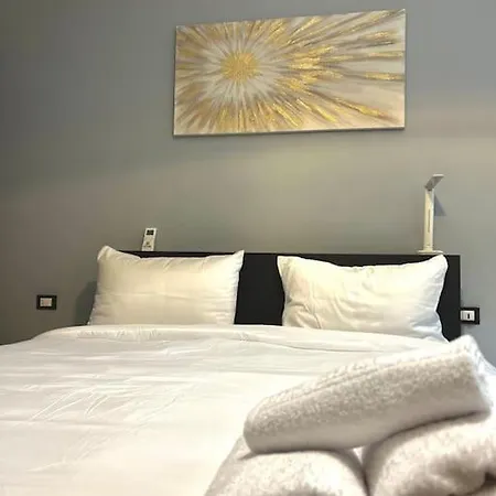 Isola Maciachini Mm 3 - Moderno Trilocale Con Balcone 10 Min Da Stazione Apartment *