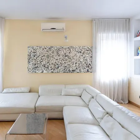 Apartment Spacious Two Bedrooms Solari Area - Mirable Pm Milan