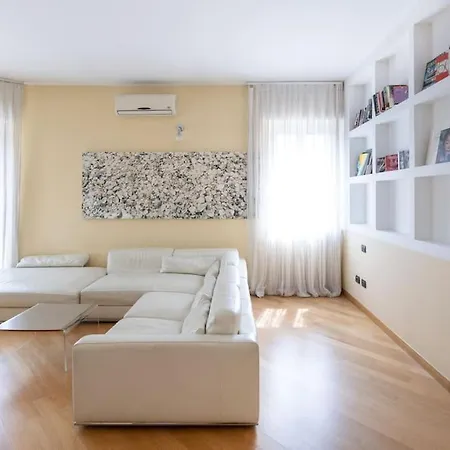 Spacious Two Bedrooms Solari Area - Mirable Pm *