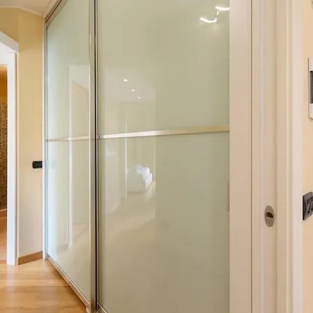 Spacious Two Bedrooms Solari Area - Mirable Pm Apartment *
