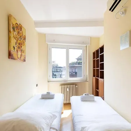 Apartment Spacious Two Bedrooms Solari Area - Mirable Pm Milan