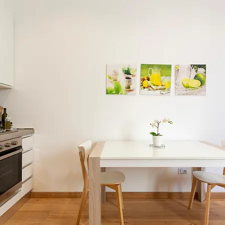 Flat 50m Station! * Milan