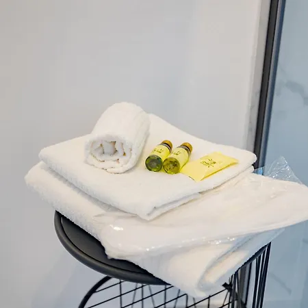 8 Luxury - Centro - Porta Venezia Apartamento