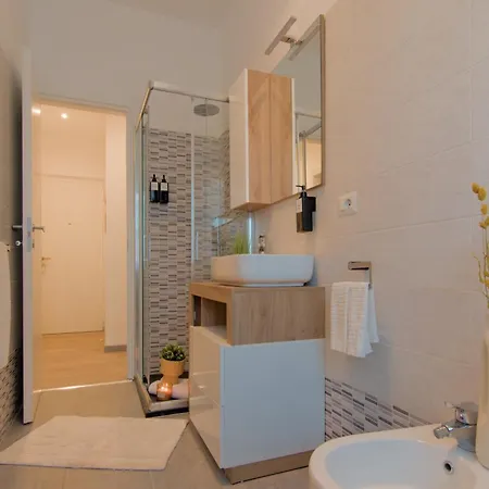 East End Citta Studi 아파트