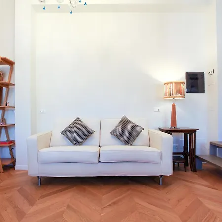 Apartment Design Nel Quadrilatero Della Moda Milan