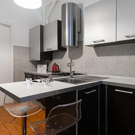 Italianway Easy - Plinio 37 Apartamento *