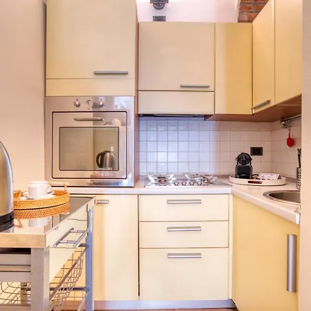 Guesthost - Deangeli Nest Romantico Bilocale Di Design In Zona De Angeli, Rinnovato E Accessoriato *