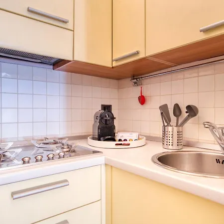 아파트 Guesthost - Deangeli Nest Romantico Bilocale Di Design In Zona De Angeli, Rinnovato E Accessoriato 밀라노