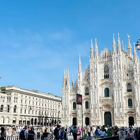 Chiara 18 - M4 Metro Blu Milan