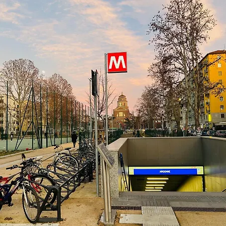 Chiara 18 - M4 Metro Blu شقة