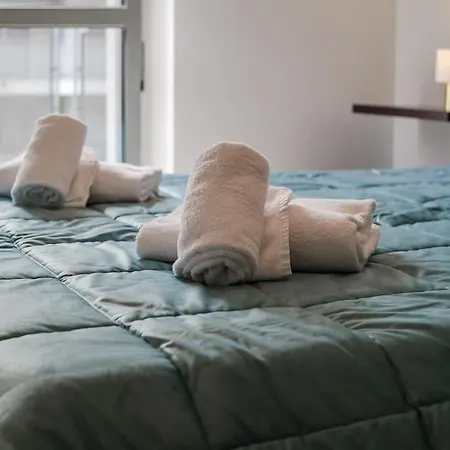 Near Duomo - Free Parking -terrace - Metro - Ac アパート *