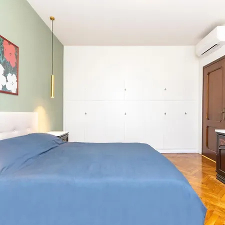 Апартаменты Modern With Balcony And Park View *