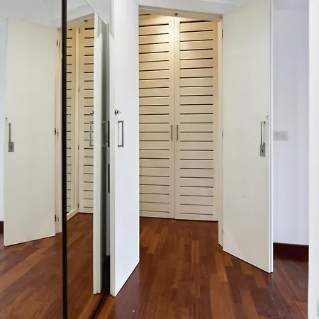 Cadorna Cityview Flat - Strategic Position In The Middle Of The Square Apartment *