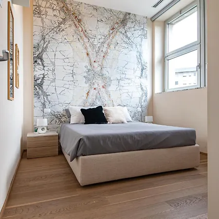 Ideal Rent - Lucini 19 Διαμέρισμα *