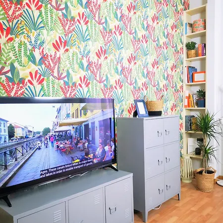 Spacious 50 Meters From The Metro