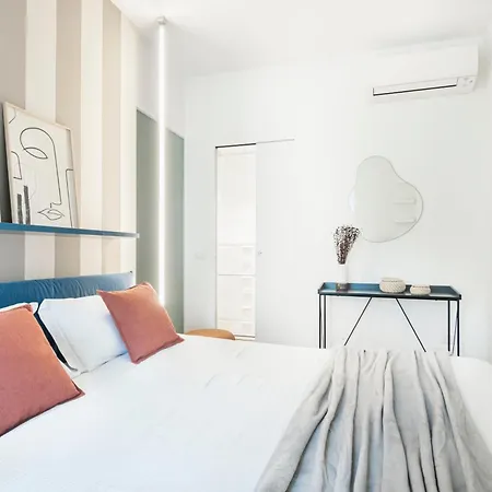 Easylife - - Rontgen 24 S - Bocconi Апартаменты *