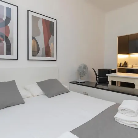 Lägenhet Xenia - Lovely In Porta Romana *