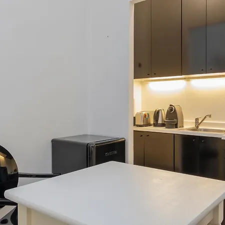 Xenia - Lovely In Porta Romana Lägenhet Milano