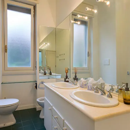 Favoloso A Pochi Minuti Dal Duomo Apartmán Milán