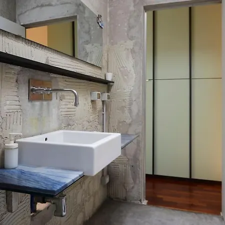 Artist - Porta Romana شقة