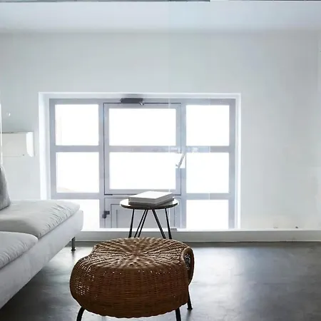 Artist - Porta Romana ميلان