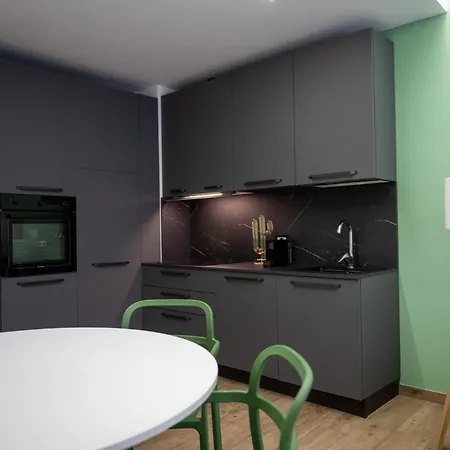 Gorki 11 - Modern Escape Apartment