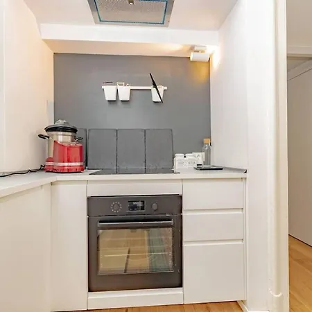 Cozy Near Bocconi Apartment