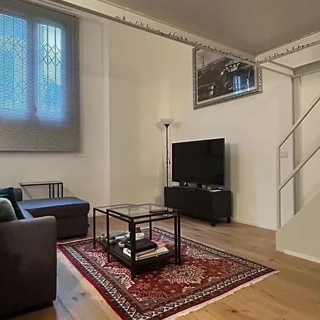 Cozy Near Bocconi Milan