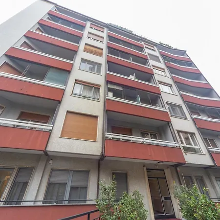 The Rent - One-bedroom With A Terrace In Corso Sempione 아파트 밀라노