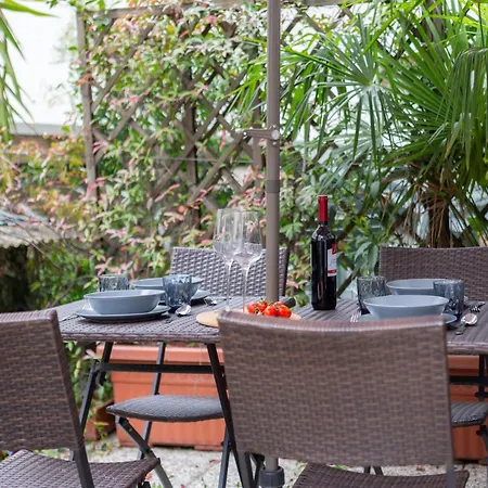 The Rent - One-bedroom With A Terrace In Corso Sempione *