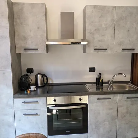 - Gluck Apartment *